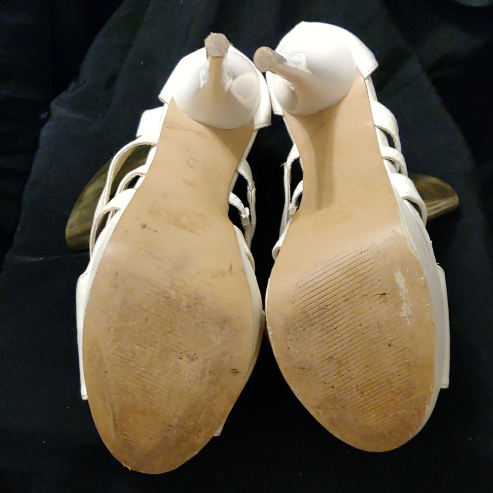Shoes - Picture 4 of 5